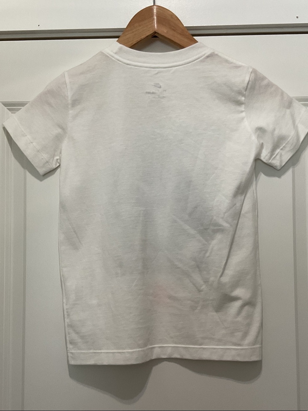 Nike White Graphic 'PLAY ATTENTION' Tee - Picture 3 of 7
